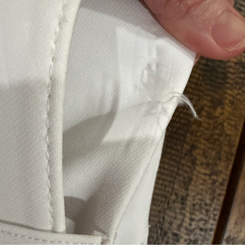 Gianni Bini White Pleated High-Rise Belted Shorts size 12 - Picture 5 of 5